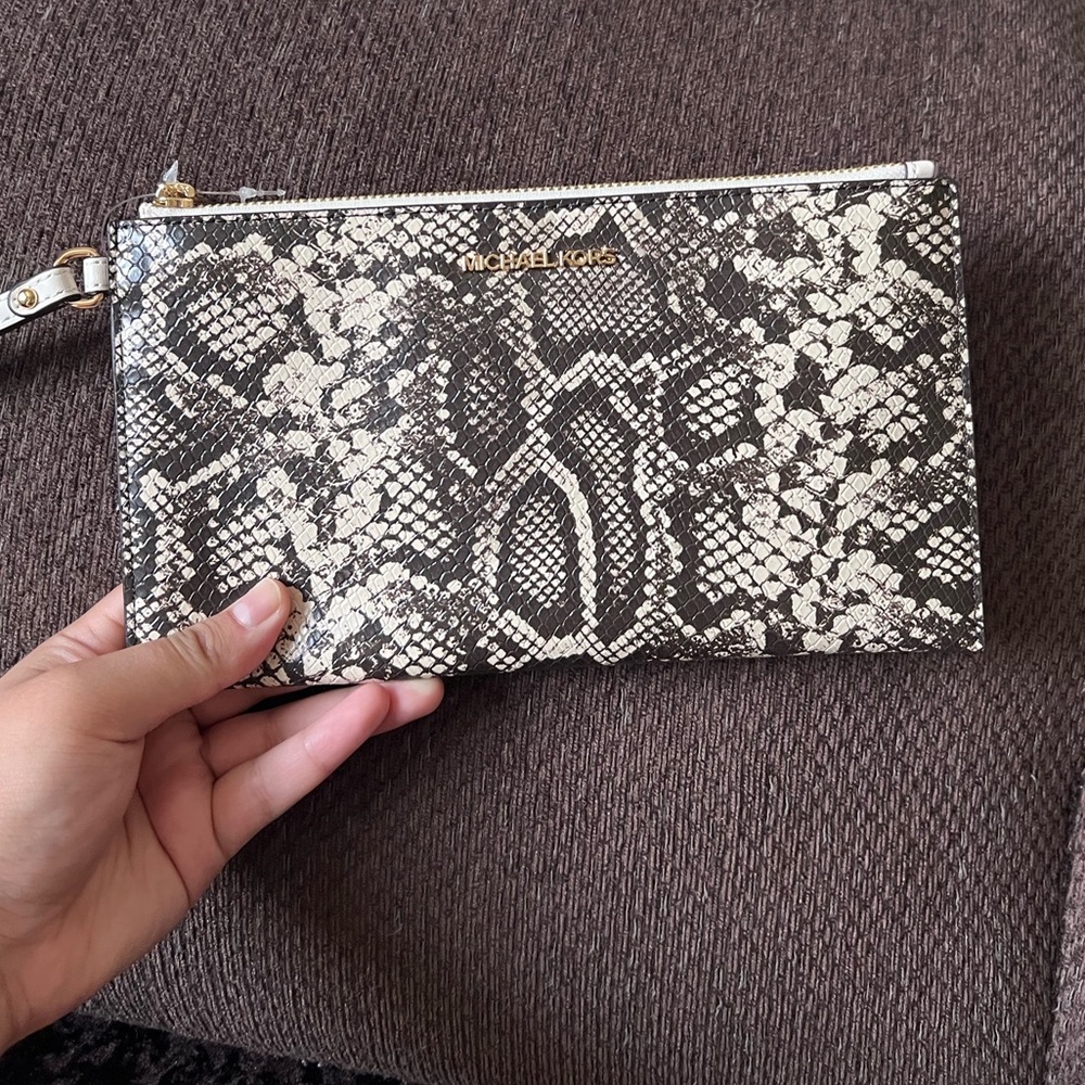 MICHAEL KORS Jet Set Travel Large Top Zip Snake Embossed Leather Wristlet NWT